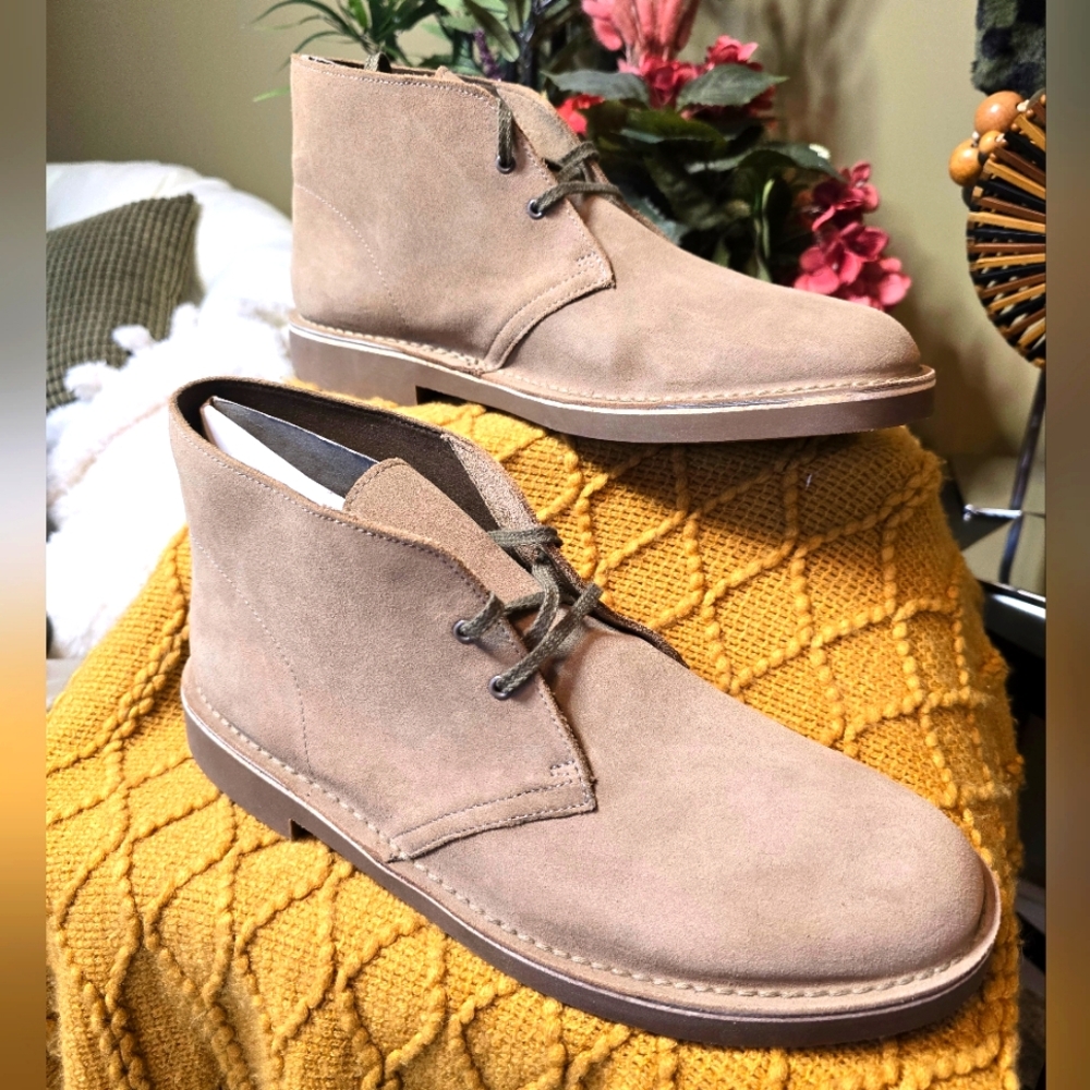Clark's Chukka boots, Men's Size 13 wide, Tan